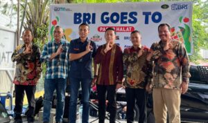 BRI Branch Office Medan Sisingamangaraja Sosialisasikan BRImo dan QRIS ke Pedagang Pasar Halat