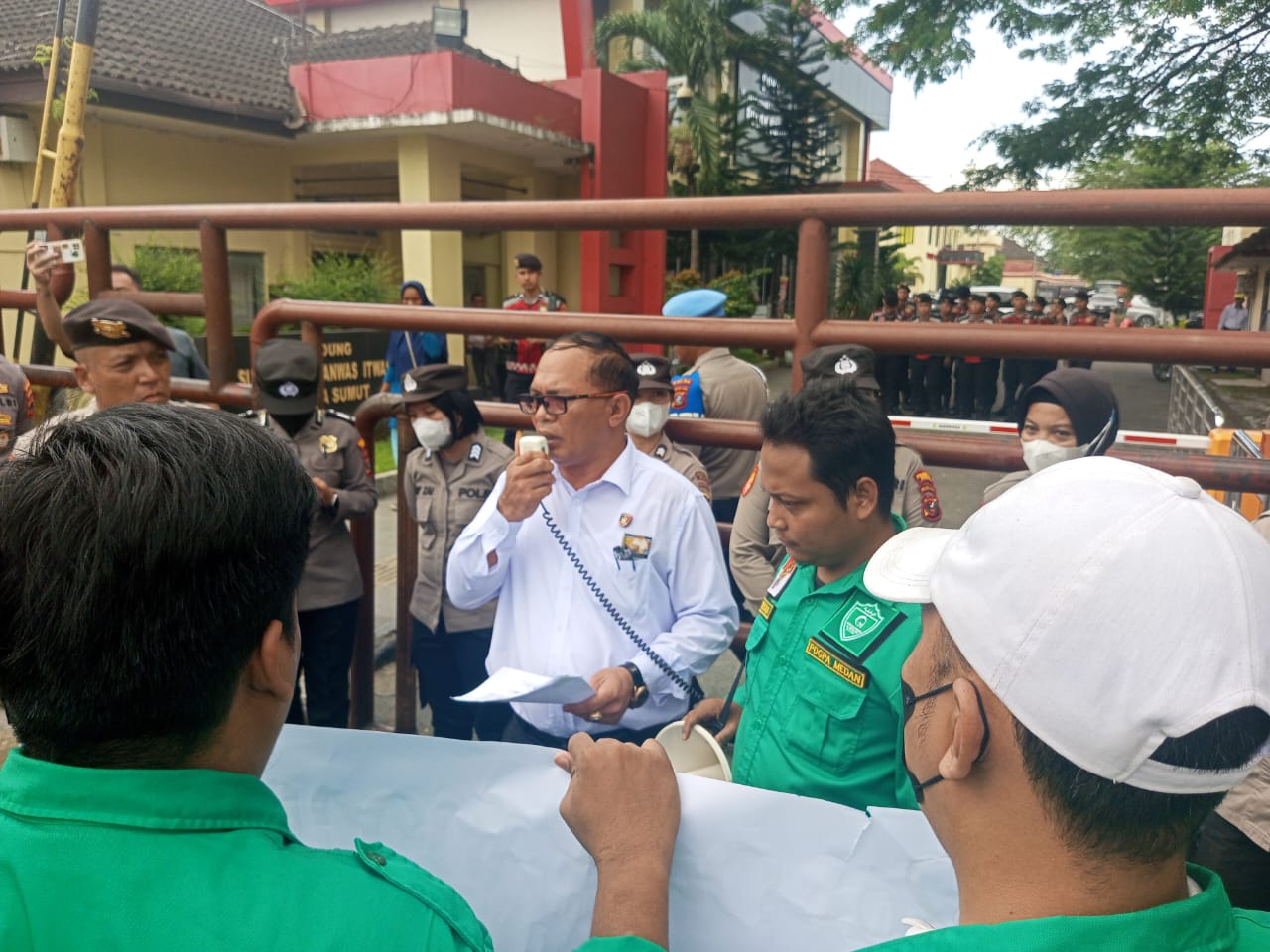 PD GPA Kota Medan Lkukan Aksi Unjuk Rasa di Mapolda Sumut Soal Pemagaran Fasum Desa Sampali PD GPA Kota Medan Lkukan Aksi Unjuk Rasa di Mapolda Sumut Soal Pemagaran Fasum Desa Sampali