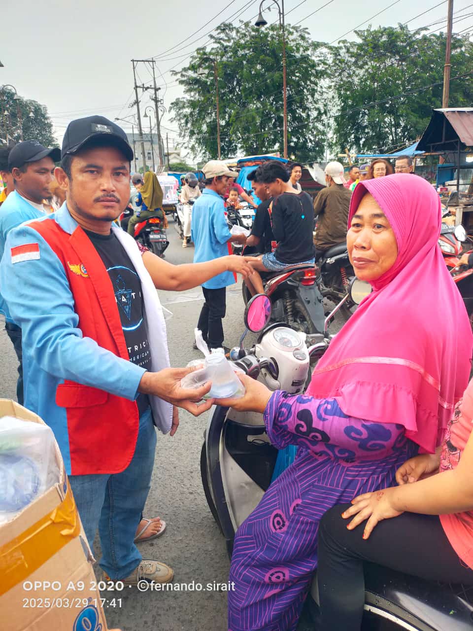 Keluarga Besar PUK F.SPTSI Desa Marindal satu Gelar Berbagi Takjil Dan Buka Puasa Bersama untuk Pererat Silaturahmi