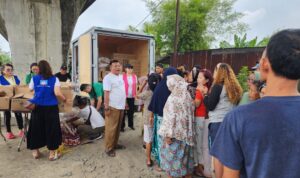 Menyambut Idul Fitri, Yayasan Kasih Dharma Peduli dan Lotus Love Charity Group Berbagi Sembako